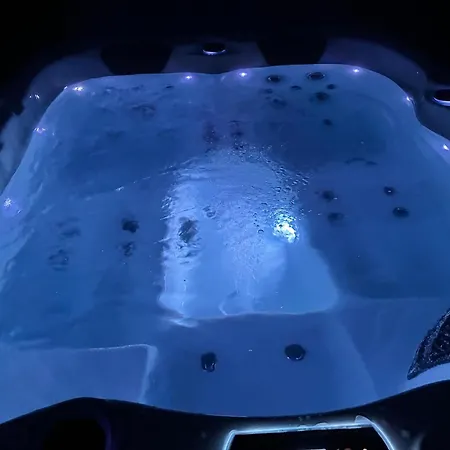 Sublime Tiny House Avec Piscine Et Jacuzzi Prive Pres De Braga