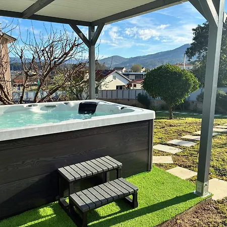 Campismo de Luxo Sublime Tiny House Avec Piscine Et Jacuzzi Prive Pres De Braga Bico